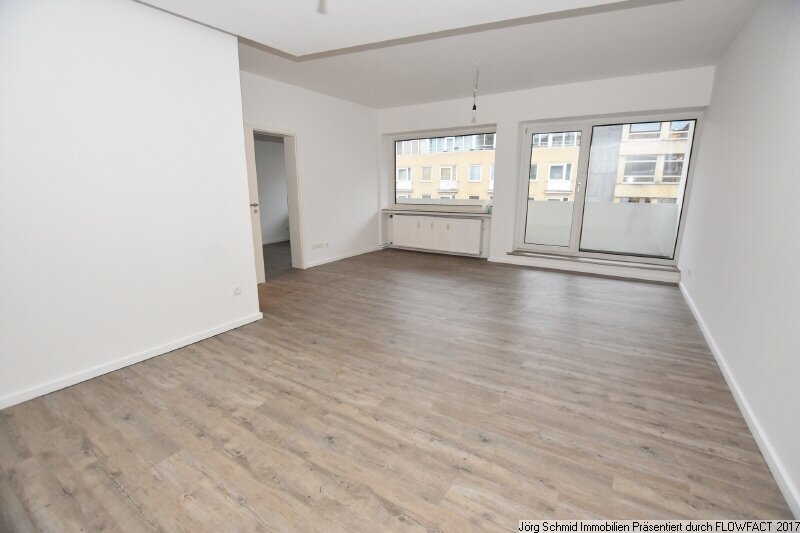 Wohnung zur Miete 950 € 3 Zimmer 82 m²<br/>Wohnfläche 3.<br/>Geschoss 01.03.2025<br/>Verfügbarkeit Altstadt Bremen 28195