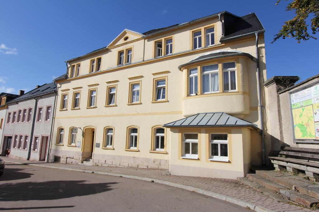 Mehrfamilienhaus zum Kauf als Kapitalanlage geeignet 170.000 € 12 Zimmer 275 m²<br/>Wohnfläche 550 m²<br/>Grundstück Frauenstein Frauenstein 09623