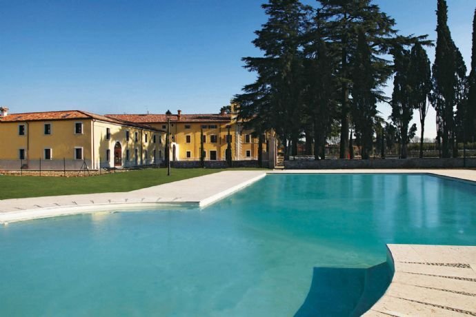 Villa zum Kauf 4 Zimmer 400 m²<br/>Wohnfläche 5.000 m²<br/>Grundstück ab sofort<br/>Verfügbarkeit Via Casetta - Nr. 507 San Ambrogio di Valpolicella 37010