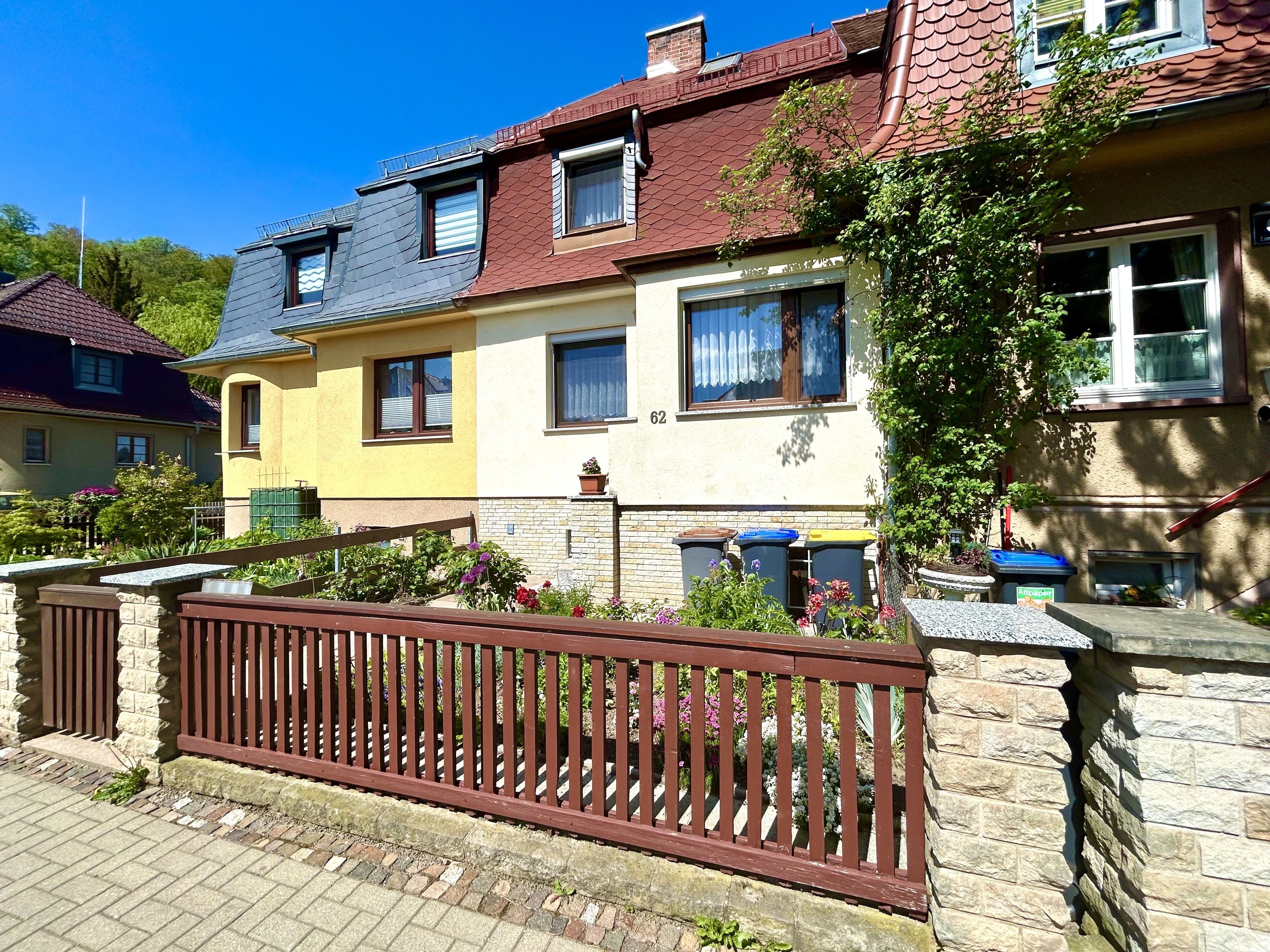 Reihenmittelhaus zum Kauf 165.000 € 3 Zimmer 77 m²<br/>Wohnfläche 621 m²<br/>Grundstück Debschwitz 1 Gera 07548