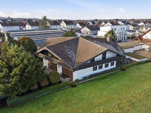 Einfamilienhaus zum Kauf 749.000 € 8 Zimmer 216 m² 886 m² Grundstück Kuppenheim 76456