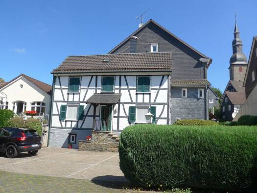 Hotel zum Kauf provisionsfrei 425.000 € 1 Zimmer Niedersteimel Reichshof 51580