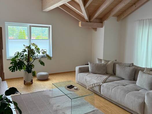 Wohnung zur Miete 900 € 2,5 Zimmer 95 m² Geschoss 1/3 frei ab sofort Waldstraße 3 Metten Metten 94526