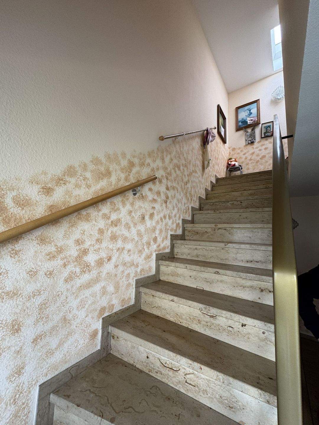 Immobilie in Remseck am Neckar - Vielseitiges Zweifamilienhaus: 2 Wohnungen, Balkon & flexible Nutzungsmöglichkeiten - Bild 4