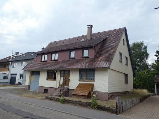 Einfamilienhaus zum Kauf 298.000 € 7 Zimmer 195 m² 1.657 m² Grundstück frei ab sofort Dobel 75335