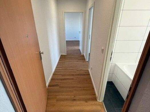 Wohnung zur Miete 358 € 2 Zimmer 50,8 m² 2. Geschoss frei ab sofort Louis-Jentzsch-Straße 2 Silberhöhe Halle (Saale) 06132