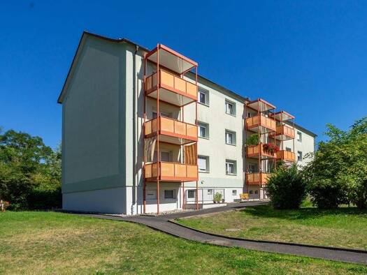 Wohnung zur Miete 450 € 4 Zimmer 65,8 m² 2. Geschoss frei ab sofort August-Bebel-Straße 9 Suhl 98527