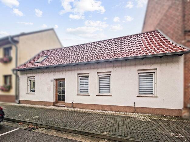 Reihenmittelhaus zum Kauf 119.000 € 3 Zimmer 94 m² 200 m² Grundstück Jeßnitz Raguhn-Jeßnitz 06800