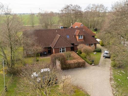Einfamilienhaus zum Kauf 499.000 € 8 Zimmer 277 m² 5.417,9 m² Grundstück frei ab 01.01.2027 Kleeweg 11 Osteel 26529
