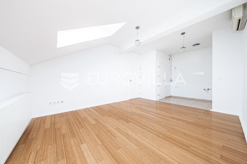 Wohnung zum Kauf 129.900 € 2 Zimmer 60 m²<br/>Wohnfläche 4.<br/>Geschoss Dugo Selo - Centar 10000