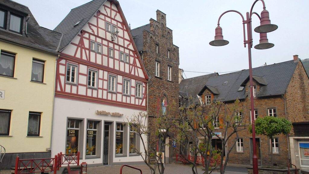 Wohnung zur Miete 680 € 4 Zimmer 104 m² 1. Geschoss frei ab 01.03.2026 Treis Treis-Karden 56253