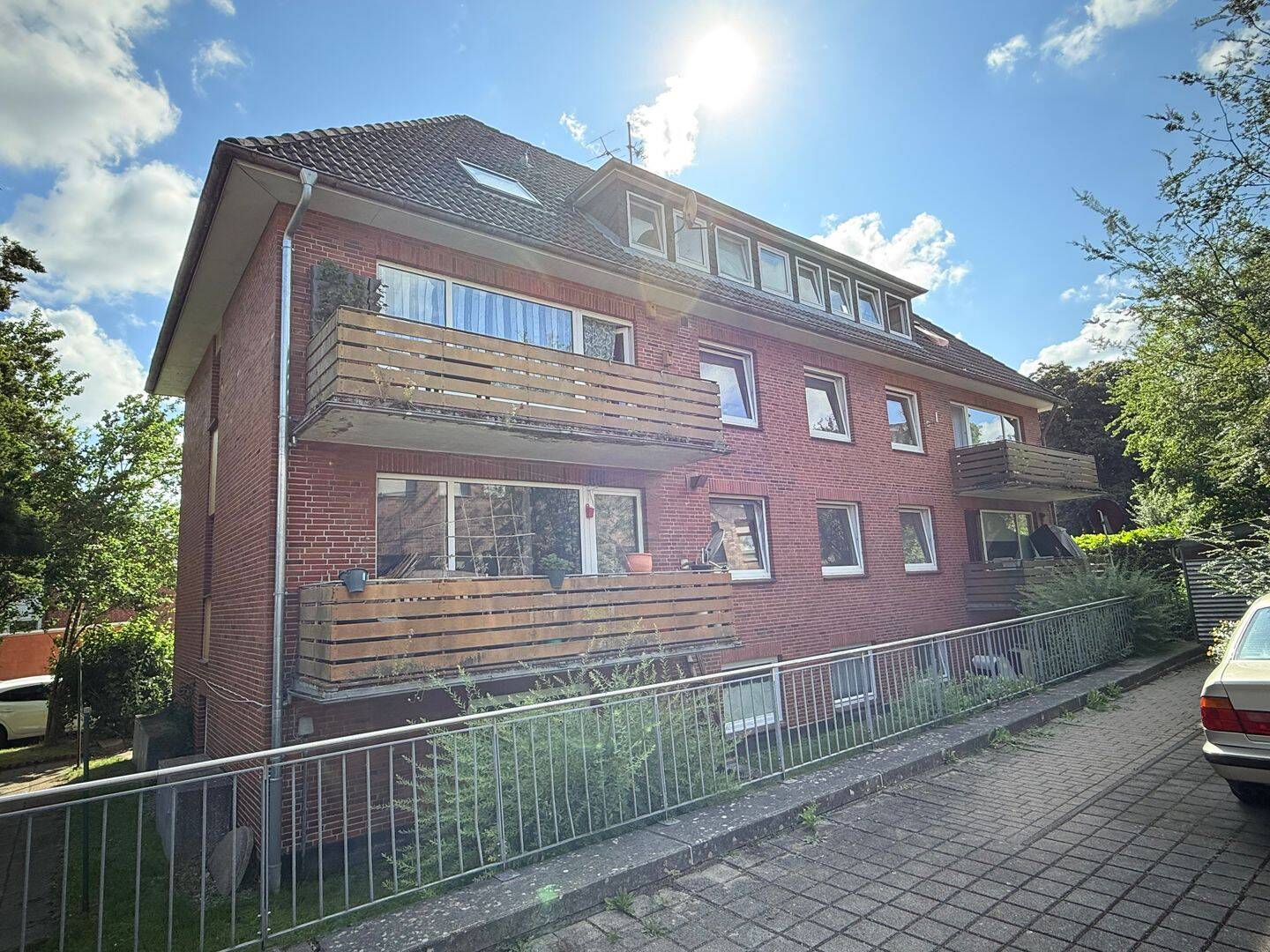 Immobilie in Stade - Stade: attraktives Mehrfamilienhaus - ideal für Investoren - Bild 1