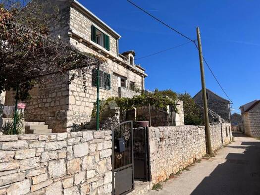 Haus zum Kauf 115.000 € 3 Zimmer 86 m² Donje Selo, Solta Donje Selo