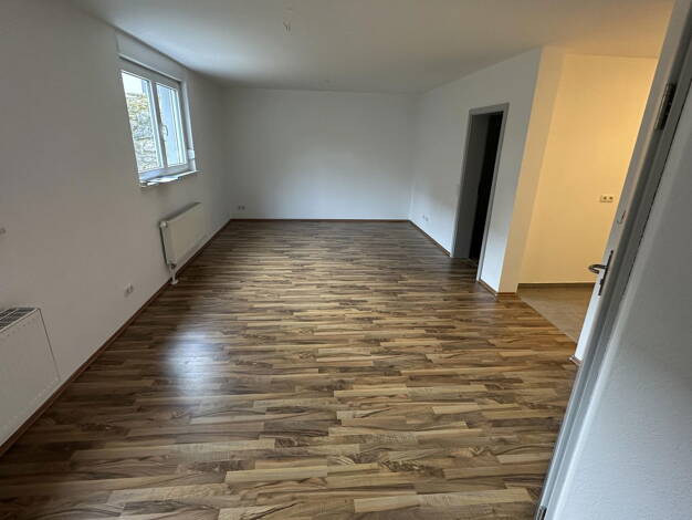 Wohnung zur Miete 710 € 2 Zimmer 56 m² Souterrain, 1. Geschoss frei ab sofort Reichsdorfstraße 1 Sennfeld 97526