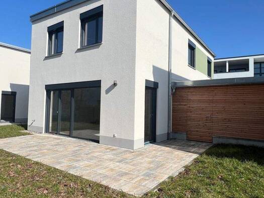 Einfamilienhaus zum Kauf - Erstbezug provisionsfrei 579.000 € 4 Zimmer 144,3 m² 239 m² Grundstück frei ab sofort Kapellenweg 33 Grafenrheinfeld 97506
