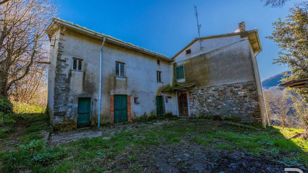 Bauernhaus zum Kauf 120.000 € 3 Zimmer 127 m² 500 m² Grundstück frei ab sofort Fosdinovo 54013