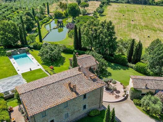 Haus zum Kauf 4.300.000 € 1.042 m² 130.000 m² Grundstück Arezzo 52100