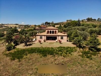 Villa zum Kauf 930.000 € 8 Zimmer 400 m²<br/>Wohnfläche 90.000 m²<br/>Grundstück Roseto degli Abruzzi 64026