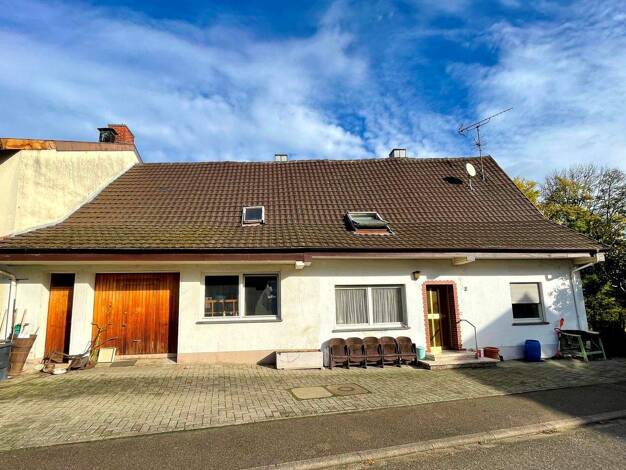 Einfamilienhaus zum Kauf 278.000 € 6 Zimmer 112,4 m² 330 m² Grundstück Schliengen 79418
