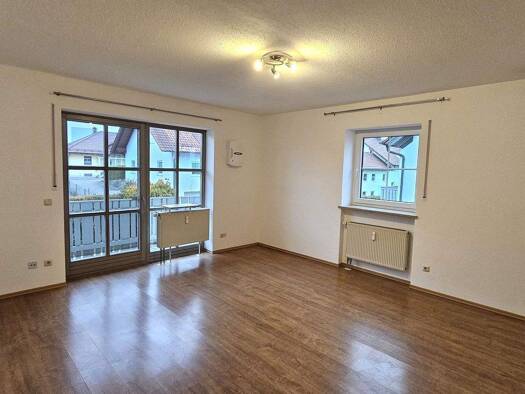 Wohnung zur Miete 700 € 3,5 Zimmer 78 m² 1. Geschoss frei ab 01.01.2026 Neufahrn 84088