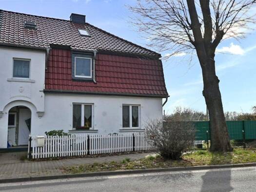 Doppelhaushälfte zum Kauf 250.000 € 6 Zimmer 160 m² 632 m² Grundstück frei ab sofort Möckern Möckern 39291