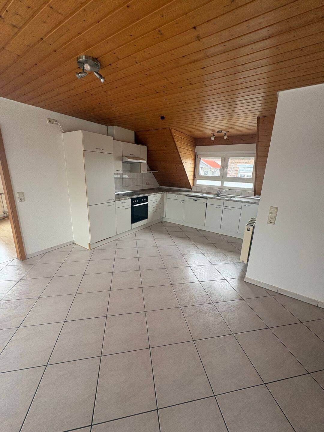 Immobilie in Neuenburg am Rhein - 3-Zimmer-Wohnung & 2 Stellplätze - Bild 2