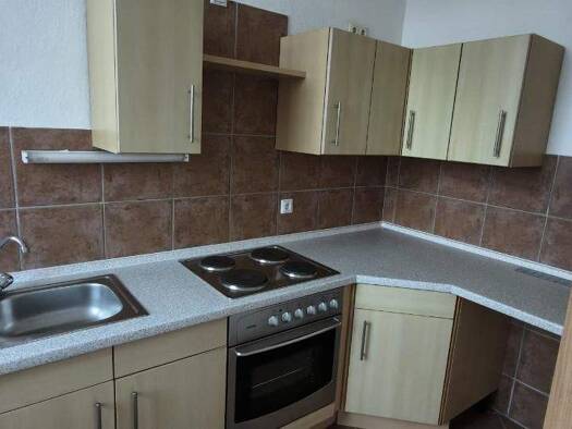 Wohnung zur Miete 280 € 2 Zimmer 51 m² Hegelstraße 26 Südvorstadt Plauen 08527