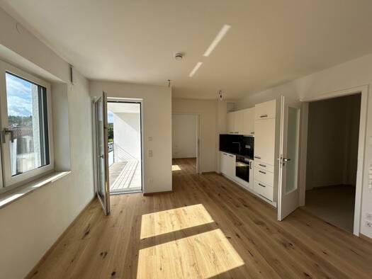 Wohnung zur Miete 725 € 2 Zimmer 48,2 m² 2. Geschoss frei ab sofort Deggendorf 94469