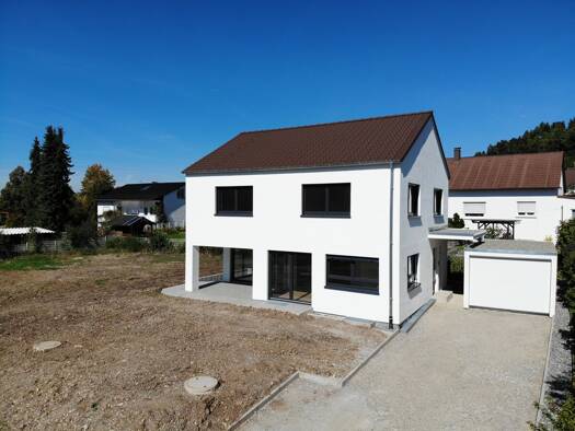 Einfamilienhaus zum Kauf - Erstbezug 735.000 € 6,5 Zimmer 153 m² 439 m² Grundstück Neufra Rottweil 78628