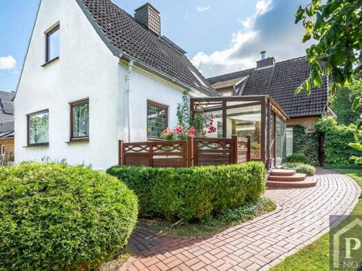 Doppelhaushälfte zum Kauf provisionsfrei 275.000 € 4 Zimmer 85,9 m² 380 m² Grundstück frei ab sofort Hasseldieksdamm Kiel 24109