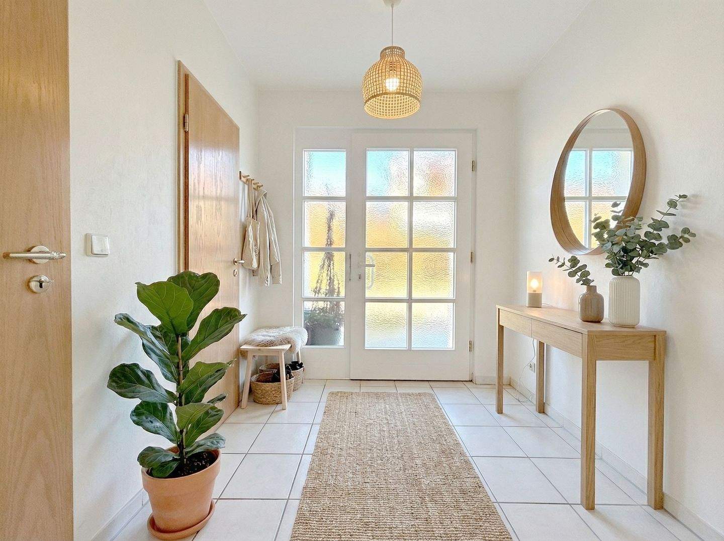 Immobilie in Wutha-Farnroda - Großzügige Doppelhaushälfte mit Einliegerwohnung, schönem Garten und vielen Parkmöglichkeiten - Bild 2