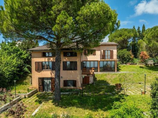 Haus zum Kauf 380.000 € 385 m² 1.500 m² Grundstück Perugia 06133