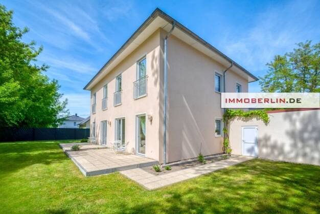 Haus zum Kauf 1.176.000 € 8,5 Zimmer 220 m² 671 m² Grundstück frei ab sofort Kladow Berlin 14089