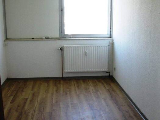 Wohnung zur Miete nur mit Wohnberechtigungsschein 434 € 3 Zimmer 77,4 m² 3. Geschoss Eggersten Ring 24 Kreuztal 57223