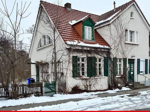 Doppelhaushälfte zum Kauf 99.000 € 4 Zimmer 90 m² 418 m² Grundstück frei ab sofort Leuna 06237