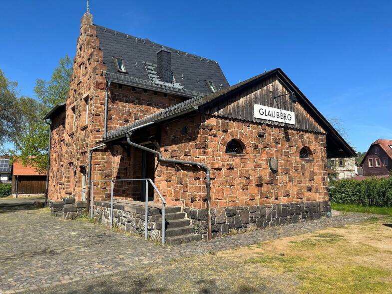 Restaurant zur Miete 3.000 € 402 m² Gastrofläche 1.916 m² Grundstück Glauberg Glauburg 63695