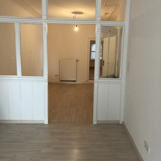 Wohnung zur Miete 1.150 € 4 Zimmer 150 m²<br/>Wohnfläche ab sofort<br/>Verfügbarkeit Planungsbezirk 401 Straubing 94315