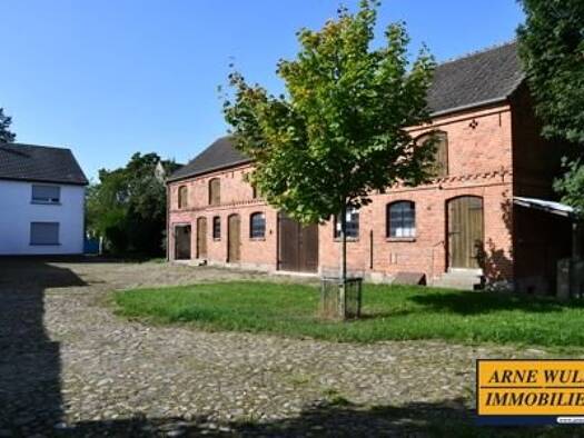 Haus zum Kauf 189.000 € 6 Zimmer 152 m² 7.905 m² Grundstück Pirow 19348