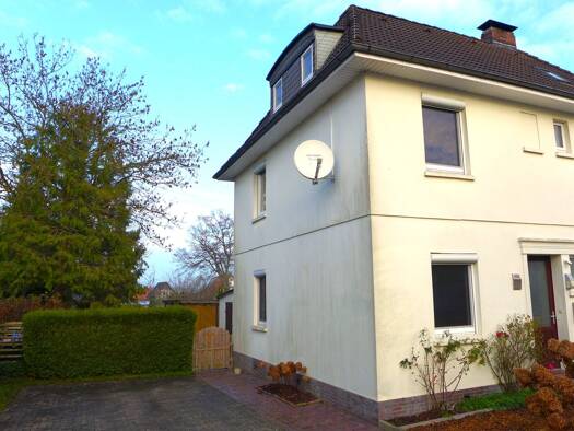 Doppelhaushälfte zum Kauf 222.350 € 4 Zimmer 96 m² 685 m² Grundstück Varel 26316