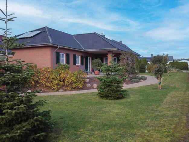 Immobilie zum Kauf als Kapitalanlage geeignet 499.000 € 4 Zimmer 150 m² 1.137 m² Grundstück Röbel Röbel (Müritz) 17207