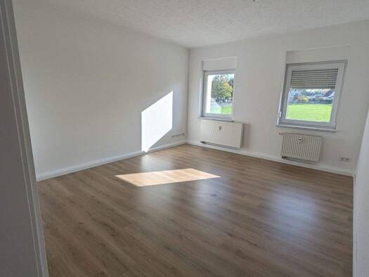Wohnung zur Miete 399 € 3 Zimmer 69 m² frei ab 01.10.2026 Oschatzer Straße 6 Ostrau Ostrau 04749