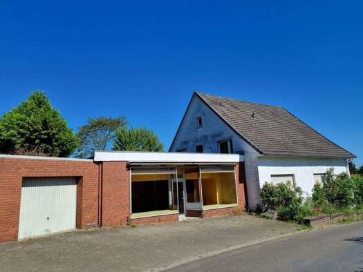 Mehrfamilienhaus zum Kauf 160.000 € 5 Zimmer 124 m² 1.629 m² Grundstück frei ab sofort Nammen Porta Westfalica 32457