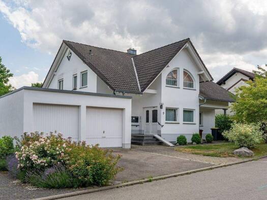 Wohnung zur Miete 890 € 3,5 Zimmer 109,3 m² 1. Geschoss frei ab sofort Mauenheim Immendingen 78194