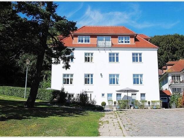 Haus zum Kauf 1.780.000 € 14 Zimmer 382 m² 714 m² Grundstück Sassnitz 18546
