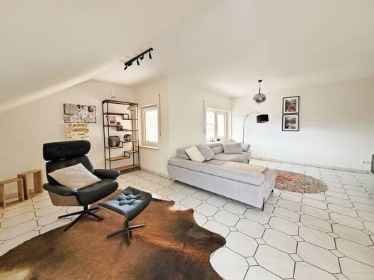 Wohnung zur Miete 600 € 3 Zimmer 93 m² frei ab 01.05.2026 Hopfengarten 5 Mühlbach Neuenstein 36286