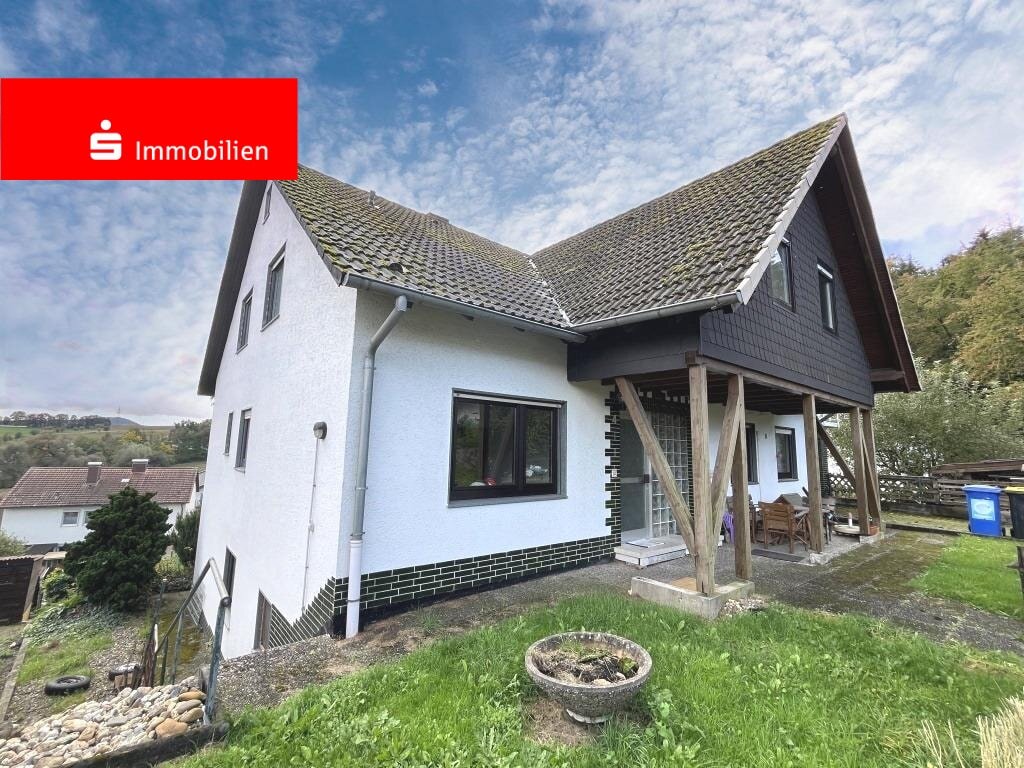 Einfamilienhaus zum Kauf 255.000 € 9 Zimmer 303,5 m²<br/>Wohnfläche 757 m²<br/>Grundstück ab sofort<br/>Verfügbarkeit Wolfershausen Felsberg 34587