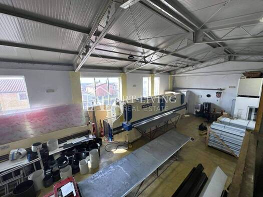 Halle/Industriefläche zum Kauf 450.000 € Umag Centar, Luka, Finida