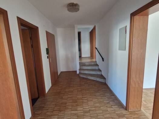 Wohnung zur Miete 1.200 € 4 Zimmer 107 m² Geschoss 1/2 frei ab sofort Veitshöchheim 97209