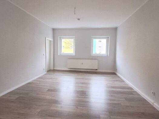 Wohnung zur Miete 425 € 3 Zimmer 75,6 m² EG frei ab sofort Forststraße 6 Zeitz 06712