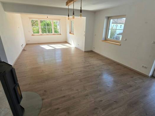 Wohnung zur Miete 1.350 € 4,5 Zimmer 134 m² Geschoss 1/2 frei ab sofort Erlachstraße 10 Peiting Peiting 86971